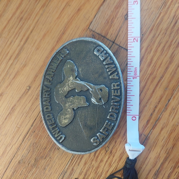 Vintage United Dairy Farmers Safe Driver Award Belt Buckle - Picture 4 of 4